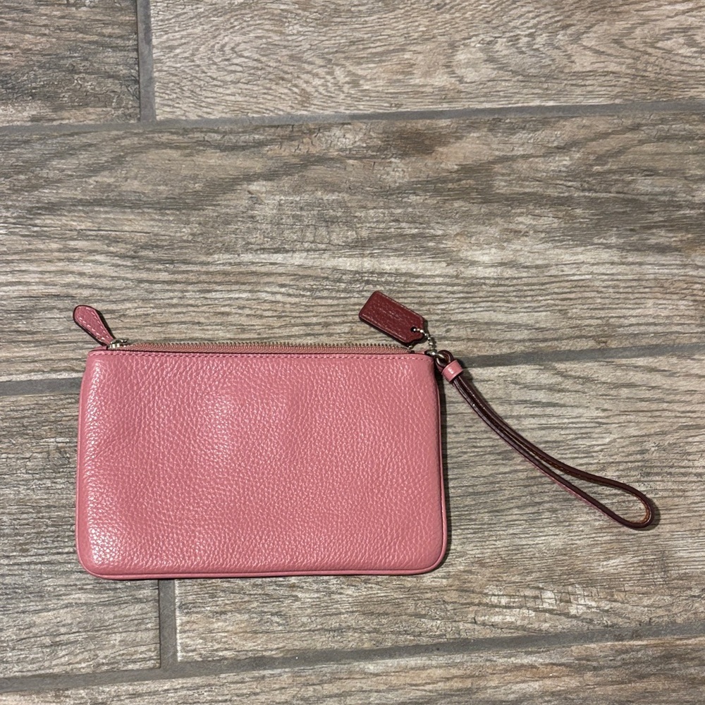 Coach Pink Wristlet with Character Motif-Disney Minnie Mouse-new without tag - Picture 6 of 7